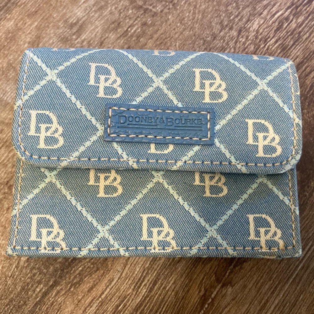 Dooney & Bourke wallet/coin purse